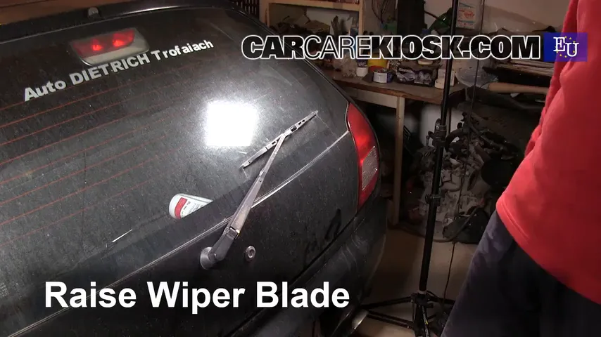 2003 Mitsubishi Colt GL 1.3L 4 Cyl. Windshield Wiper Blade (Rear)